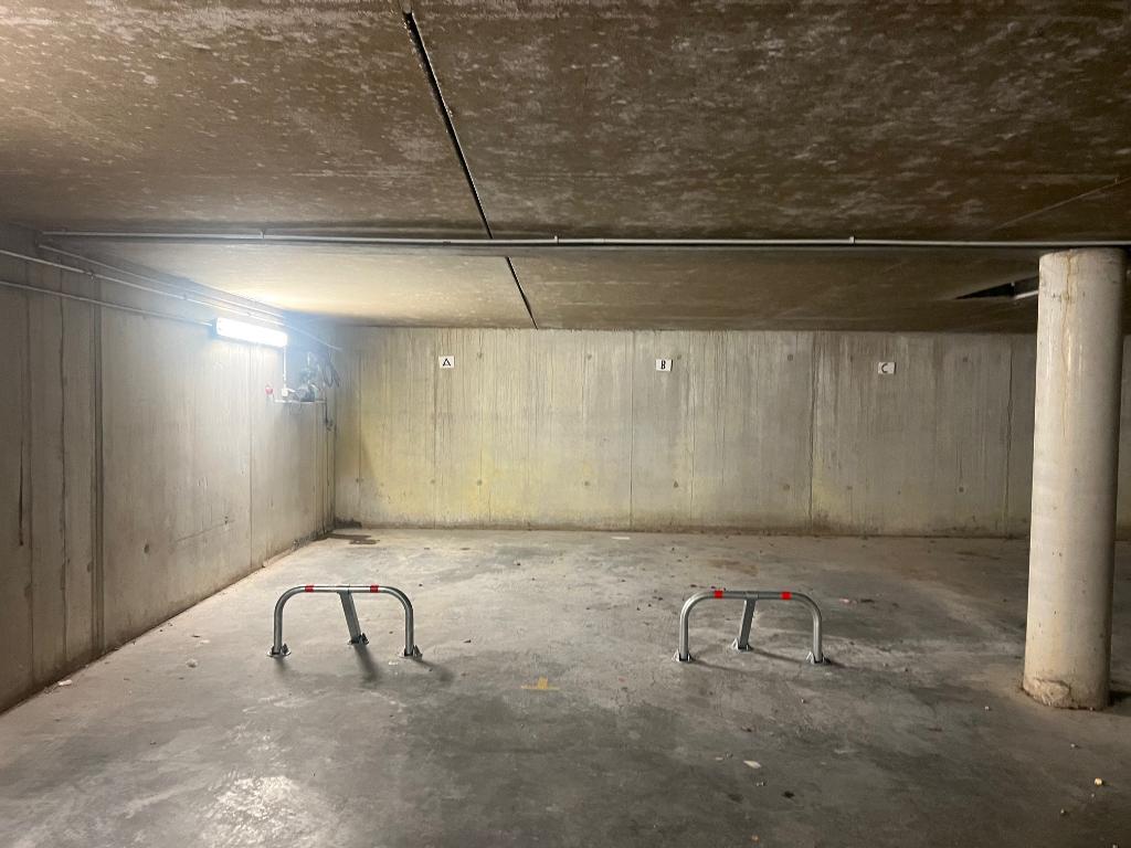 Beveiligde Parkeerplaatsen in Sint-Pieters-Leeuw, Immo, Provincie Vlaams-Brabant