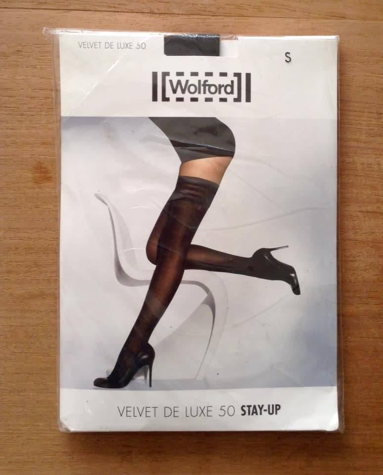 Bas noirs Wolford Velvet De Luxe 50 Stay-Up t.S, Vêtements | Femmes, Chaussettes & Bas, Enlèvement ou Envoi, Neuf, Noir, Bas Stay-up