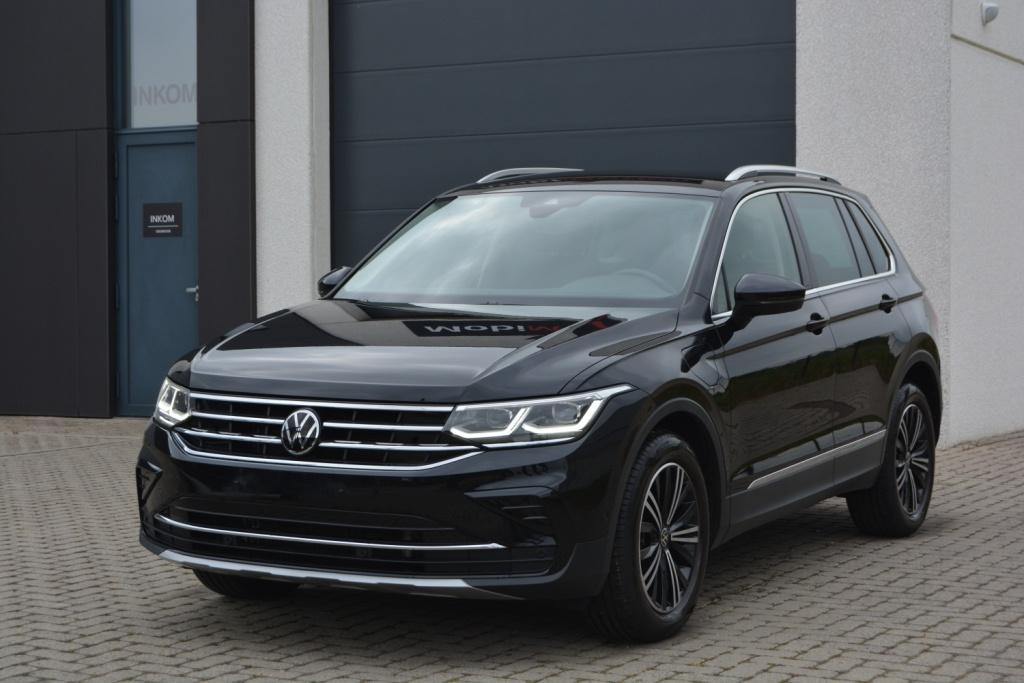 VW Tiguan eHybrid 1.4 Elegance 245PK Matrix LED/Navi/M: 2023, Auto's, Volkswagen, 4 cilinders, Zwart, Bedrijf, 5 deurs