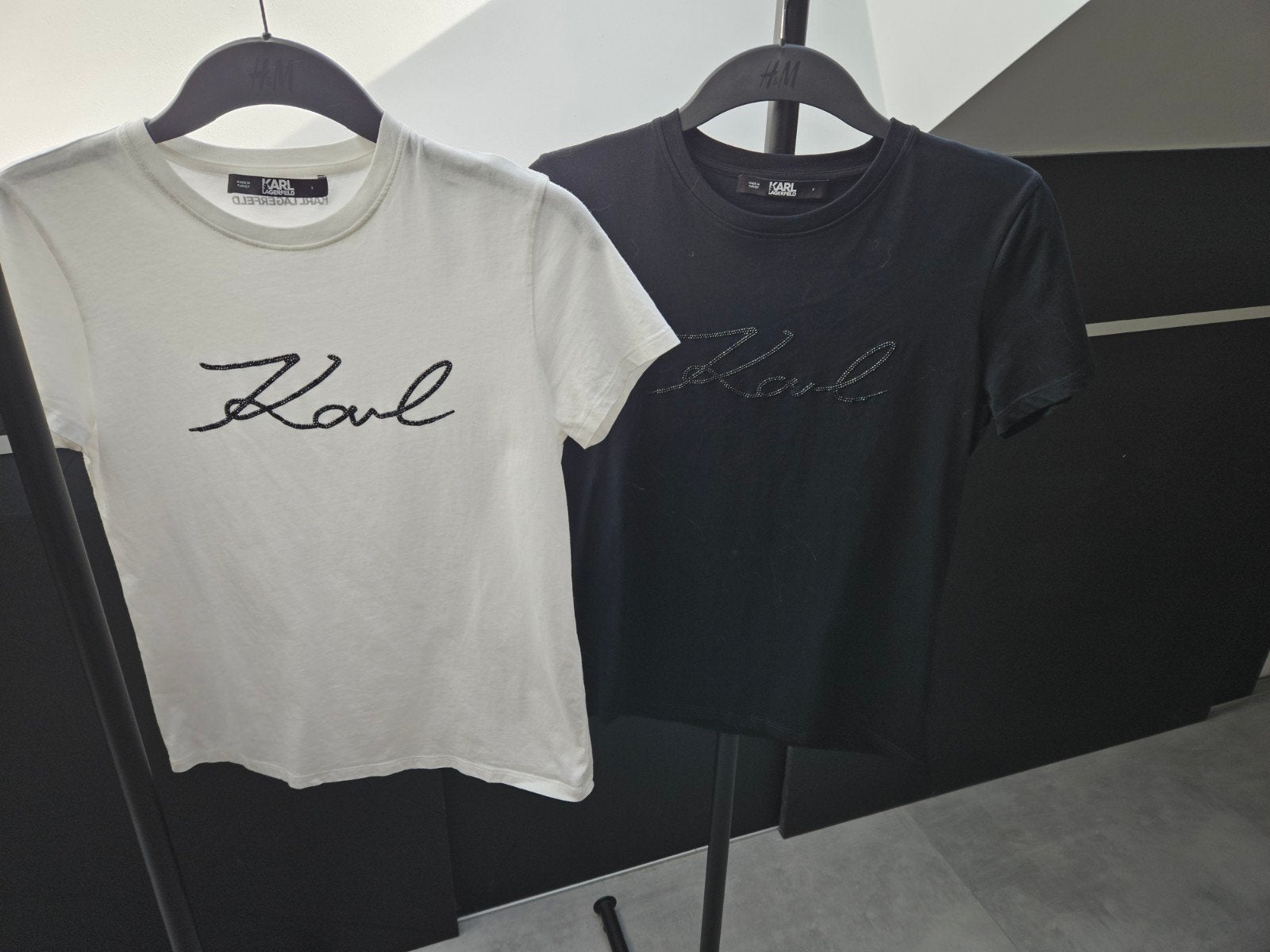 Lot de 2 T-shirt Karl Lagerfeld S, Vêtements | Femmes, Taille 36 (S), Comme neuf, Enlèvement, Blanc