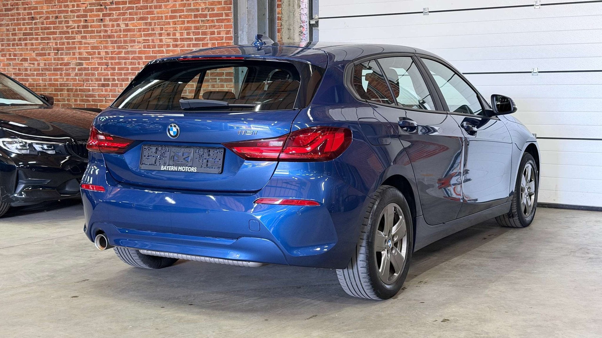 BMW 116 i*Benzine*Garantie*EURO6d*LED*Parkeersensoren*Crui, Gebruikt, Blauw, Bedrijf, 5 deurs