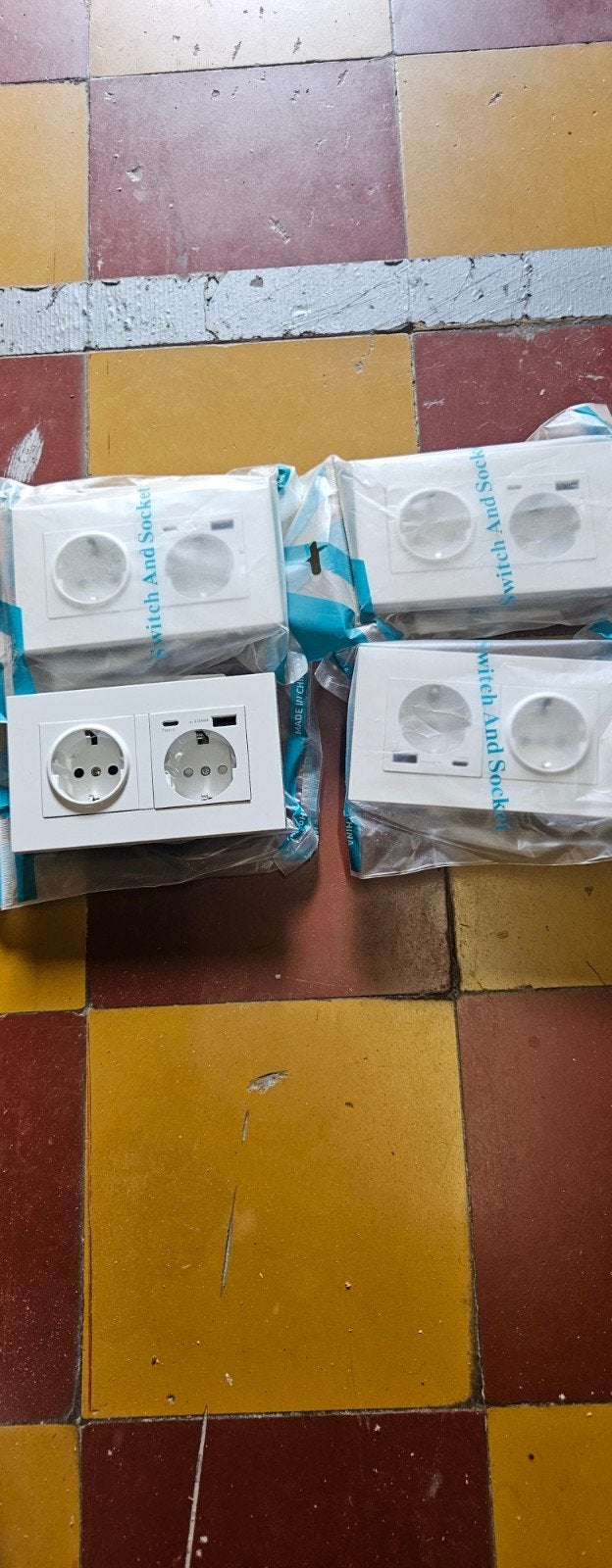 prise avec usb et type c, Enlèvement