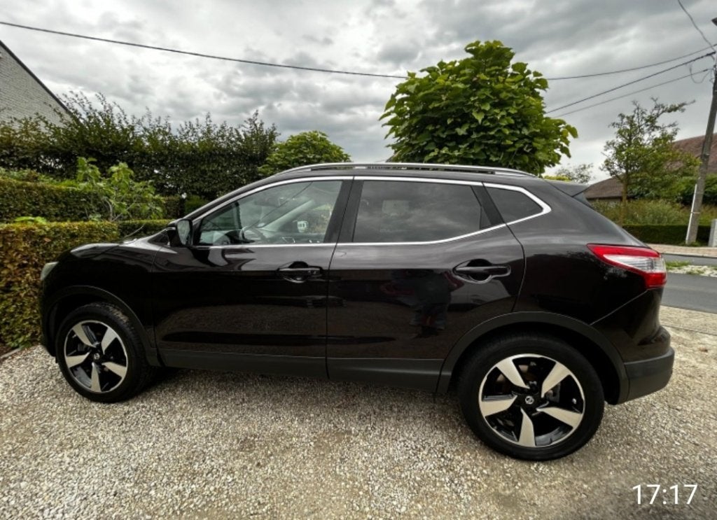 Nissan Qashqai 1.2i N-Connecta/2016/360 camera/112 dk, Voorwielaandrijving, Dealer onderhouden, Stof, 1200 kg