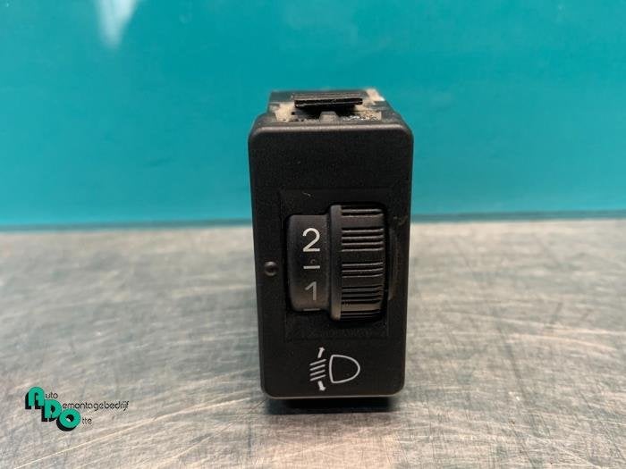 Commutateur phare hauteur réglable d'un Peugeot Expert (Exp, -, 3 mois de garantie, Utilisé, -