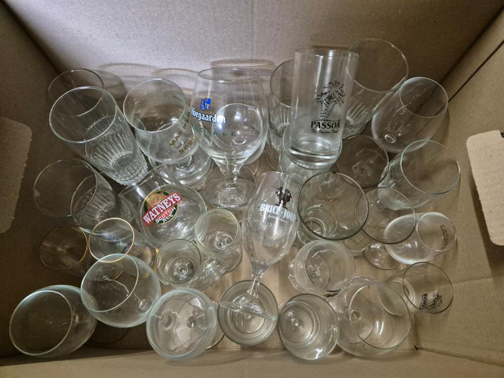 Lot de 40 verres, Collections, Enlèvement