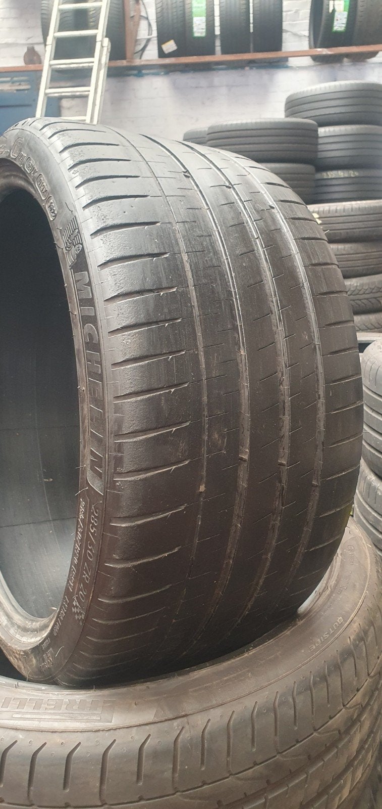 285/30R20 Michelin topkwaliteit met montage en balancering, Ophalen