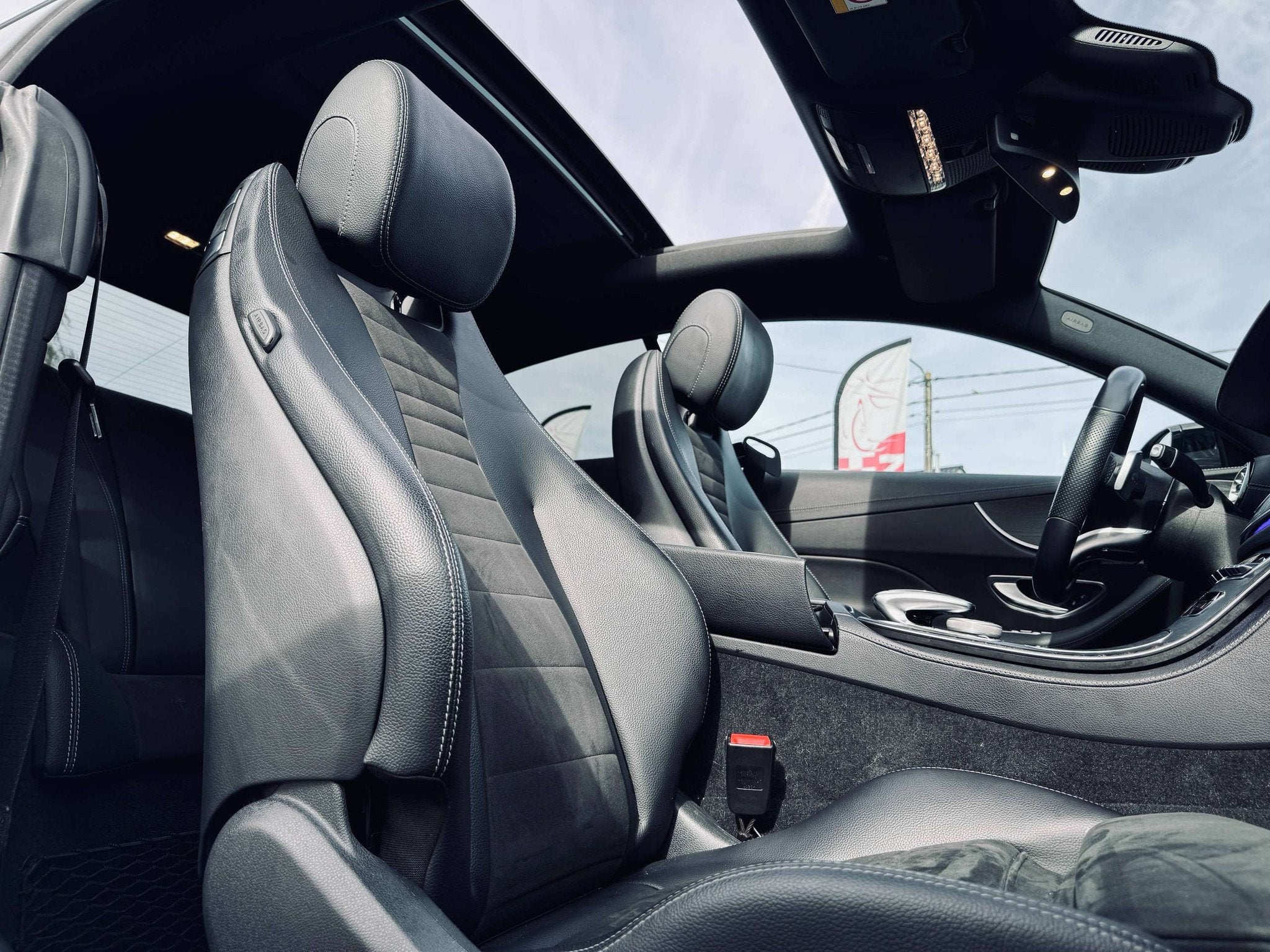 Mercedes-Benz E-Klasse 200 Coupe E 200 4-Matic Pack Amg, Gar, Autos, Cuir, Achat, Entreprise, 2 portes