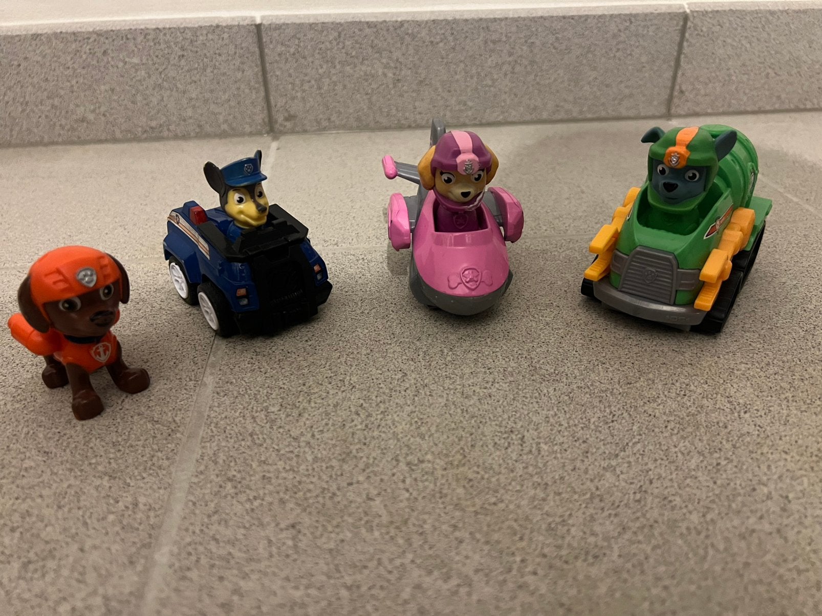 4 Paw Patrol figuren, Ophalen, Zo goed als nieuw