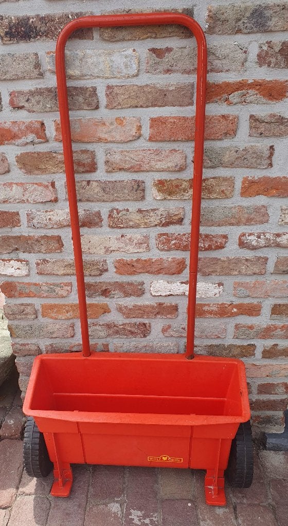 Wolf zaaimachine  strooiwagen, Ophalen, Zo goed als nieuw, Overige soorten, Wolf 🐺 garden