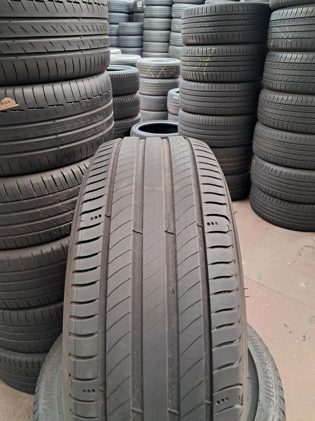 25560r18 255 60 r18 255/60/r18 MICHELIN avec montage et equi