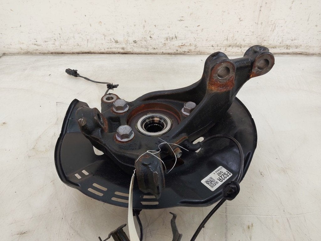 FUSEE AVANT DROITE Toyota Aygo X (01-2021/-) (|432110H050|), Dhr. J. Ham, Administratie@autoham.nl, Toyota, Utilisé