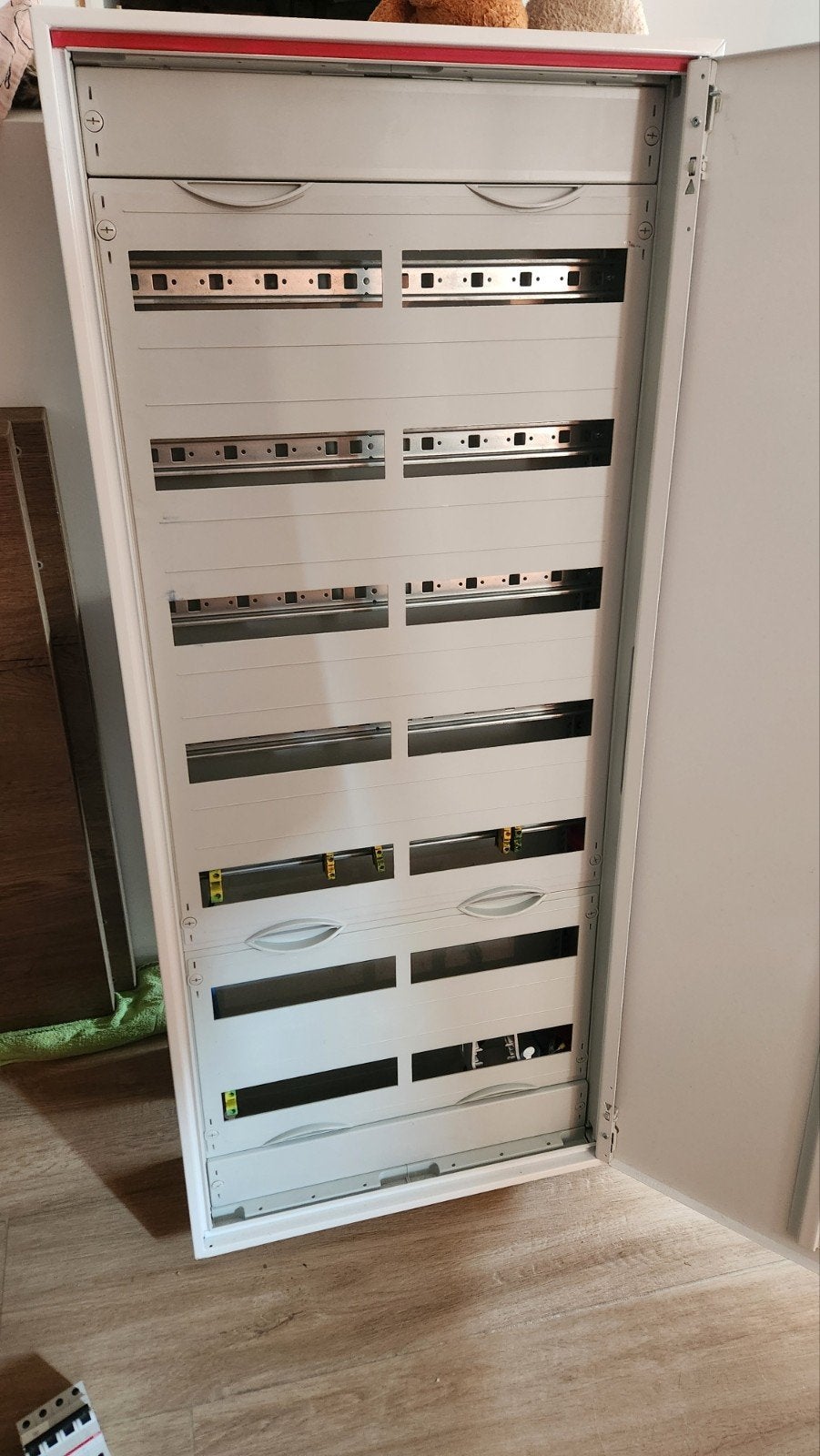 elektriciteitskast ABB ComfortLine CA28R verdeelkast - 2x7 r, Bricolage & Construction, Électricité & Câbles, Enlèvement, Comme neuf