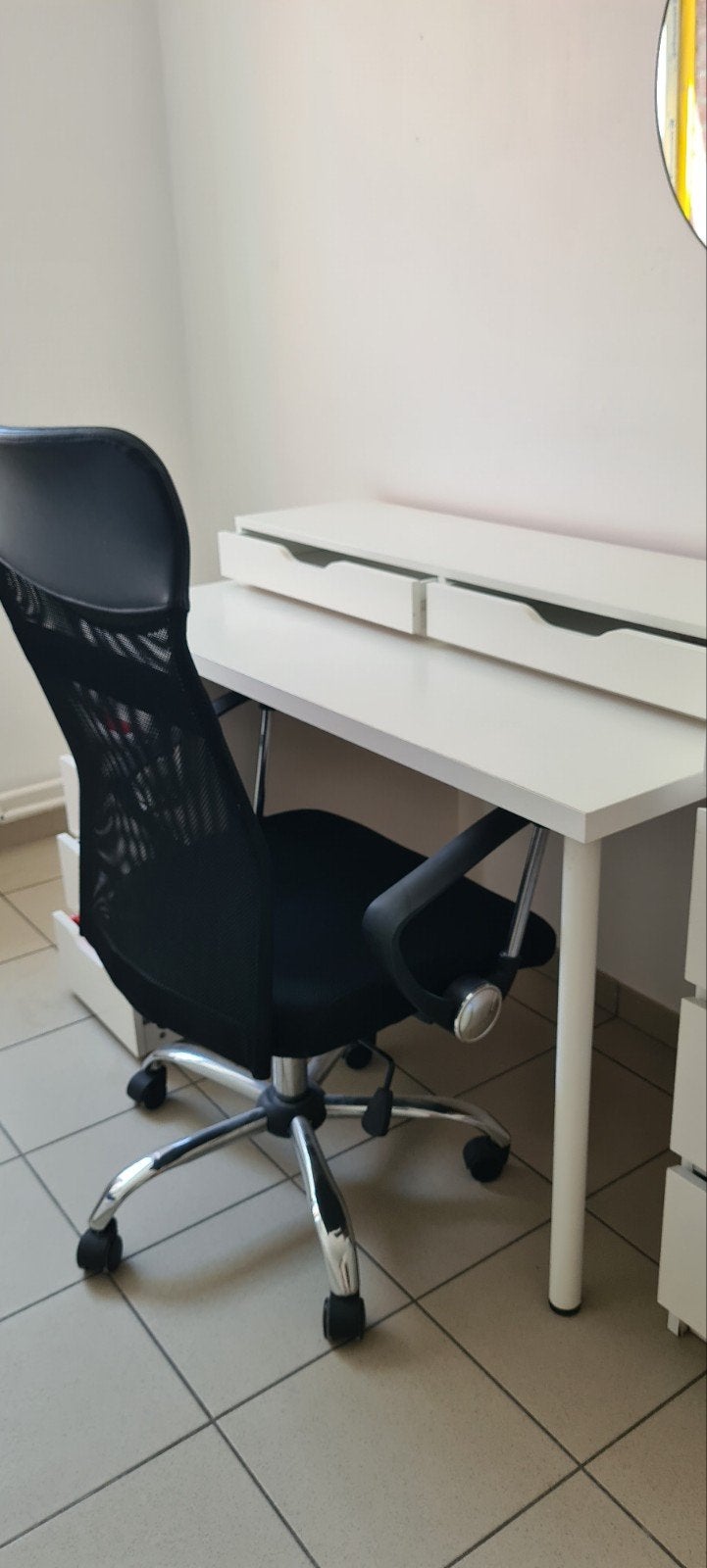 Bureau Ikea Blanc 1.20m / 0.60m avec chaise et 5 tiroirs, Huis en Inrichting, Ophalen, IKEA, Wit