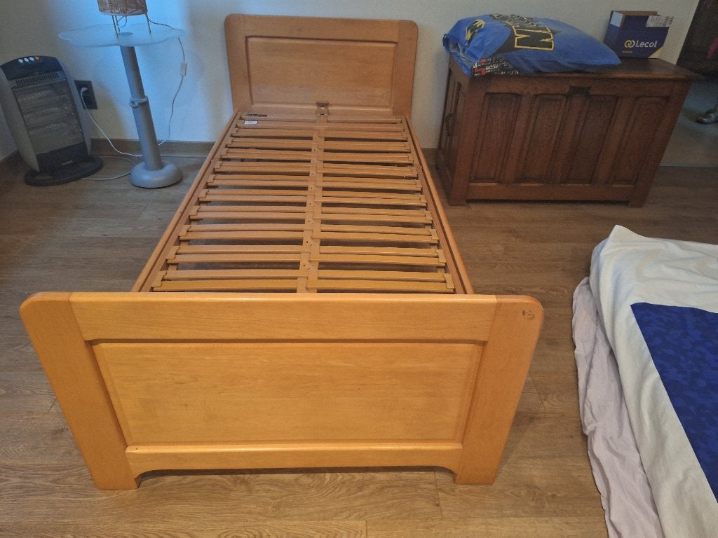 Een persoonsbed, Huis en Inrichting, Slaapkamer | Bedden, Ophalen, Verstelbaar, 90 cm, Eenpersoons