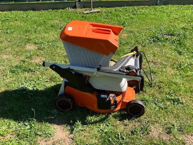 grasmaaier, Ophalen, Stihl RMA 248.3T, Elektrische starter, Zo goed als nieuw