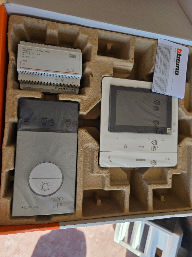 BTICINO VIDEOFONIE (met smartphone verbinding), Ophalen of Verzenden, Compatibel met smartphone, Nieuw, Bedraad