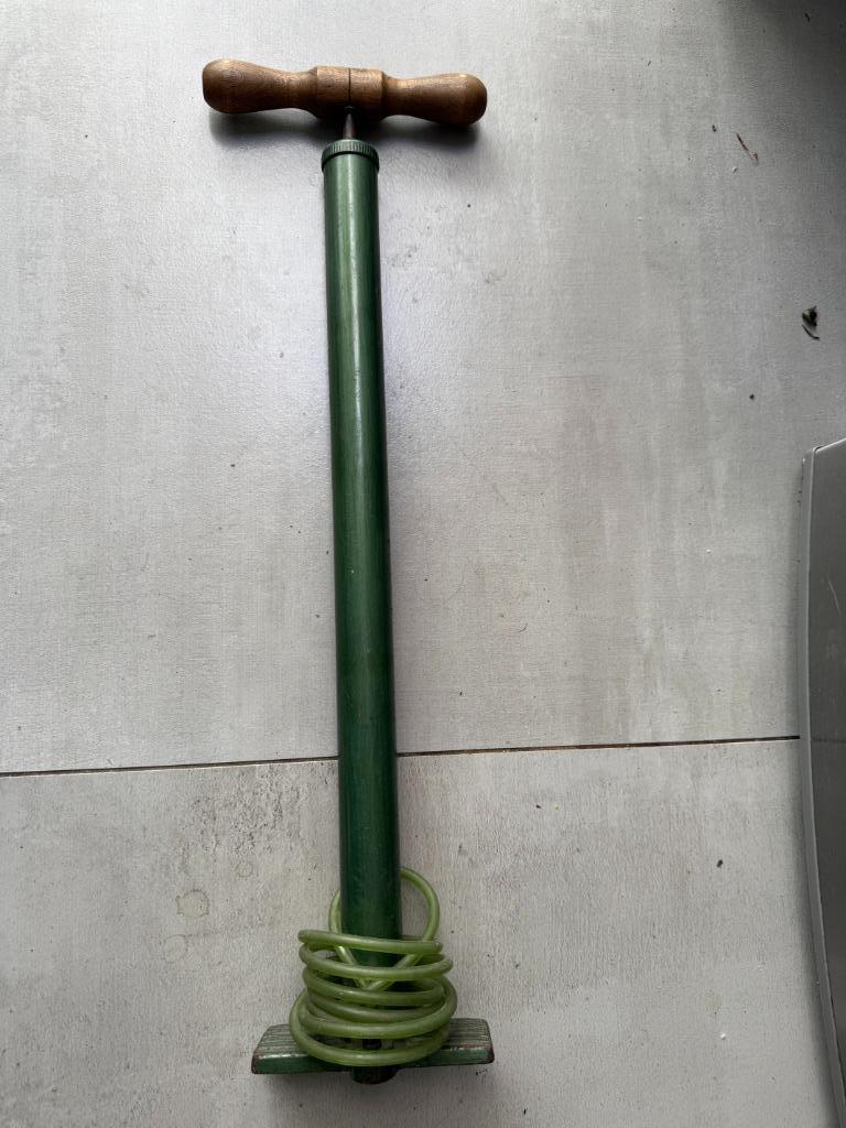 Pompe à Pied Velo Vintage Old School Bike Cycle métal & bois, Antiquités & Art, Enlèvement ou Envoi