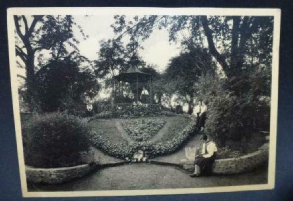 Liège  Institut Saint Sépulcre Liége Un coin du jardin, Envoi, 1920 à 1940, Affranchie, Liège