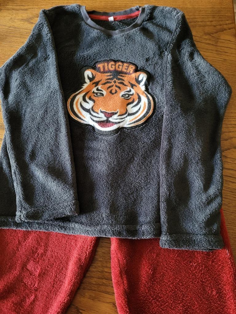 2 WINTERPYJAMA'S MAAT 10 JAAR 134/140, Ophalen of Verzenden, Zo goed als nieuw, Nacht- of Onderkleding