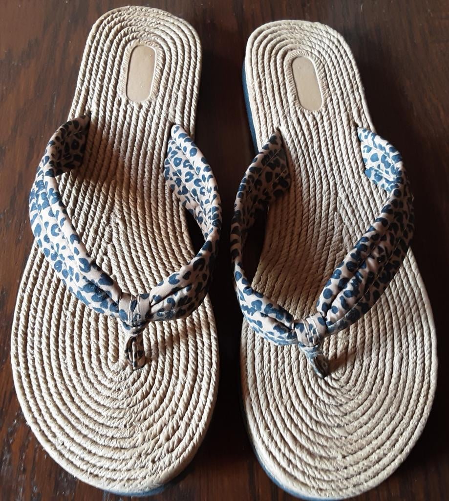 Leopard teenslippers T.38, Ophalen of Verzenden, Zo goed als nieuw