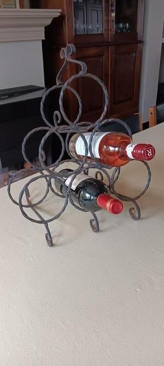 Casier à vin ancien en fer forgé, Moins de 50 cm, Enlèvement ou Envoi, Autres matériaux, 5 à 15 bouteilles