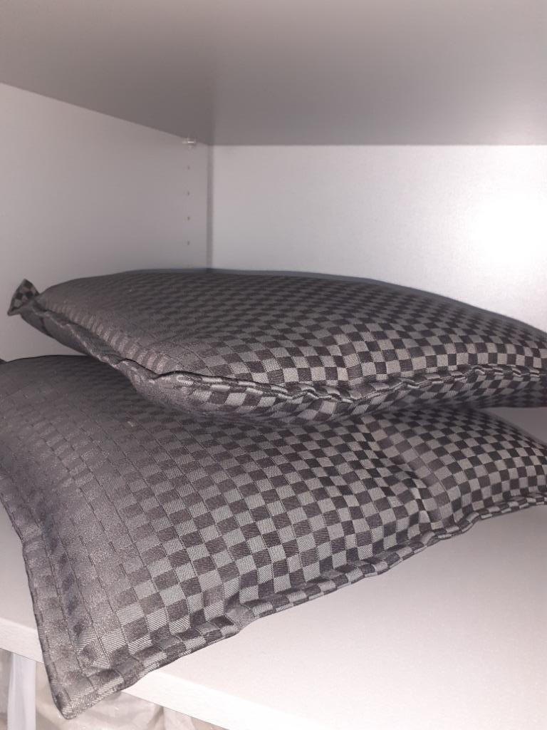 Kussens, Huis en Inrichting, Woonaccessoires | Kussens, Ophalen, Zo goed als nieuw, Zwart, Vierkant