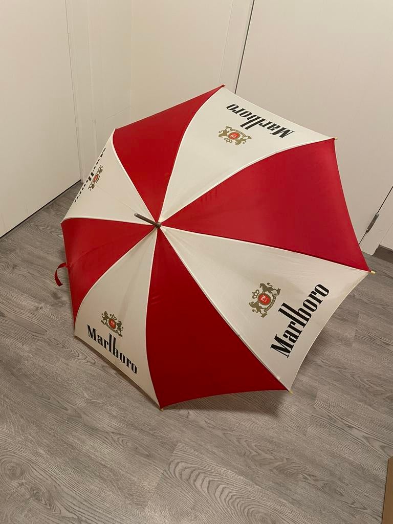 Marlboro paraplu, Ophalen, Zo goed als nieuw