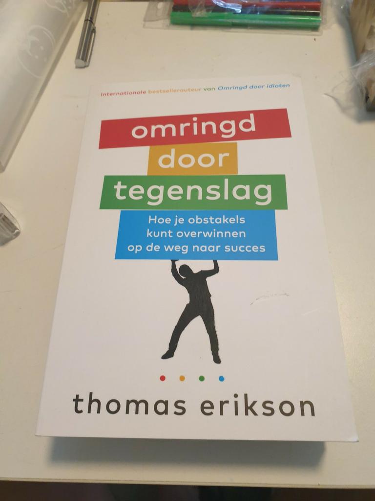 Thomas Erikson - Omringd door tegenslag, Ophalen of Verzenden, Zo goed als nieuw, Thomas Erikson