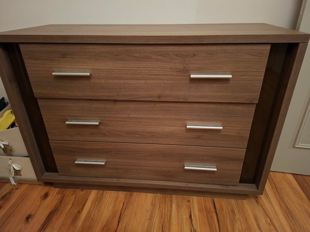 Commode goede staat diepe laden kan veel in, Huis en Inrichting, Kasten | Ladekasten, Ophalen