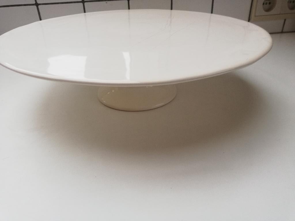 taartschotel op voet porselein, Ophalen, Porselein