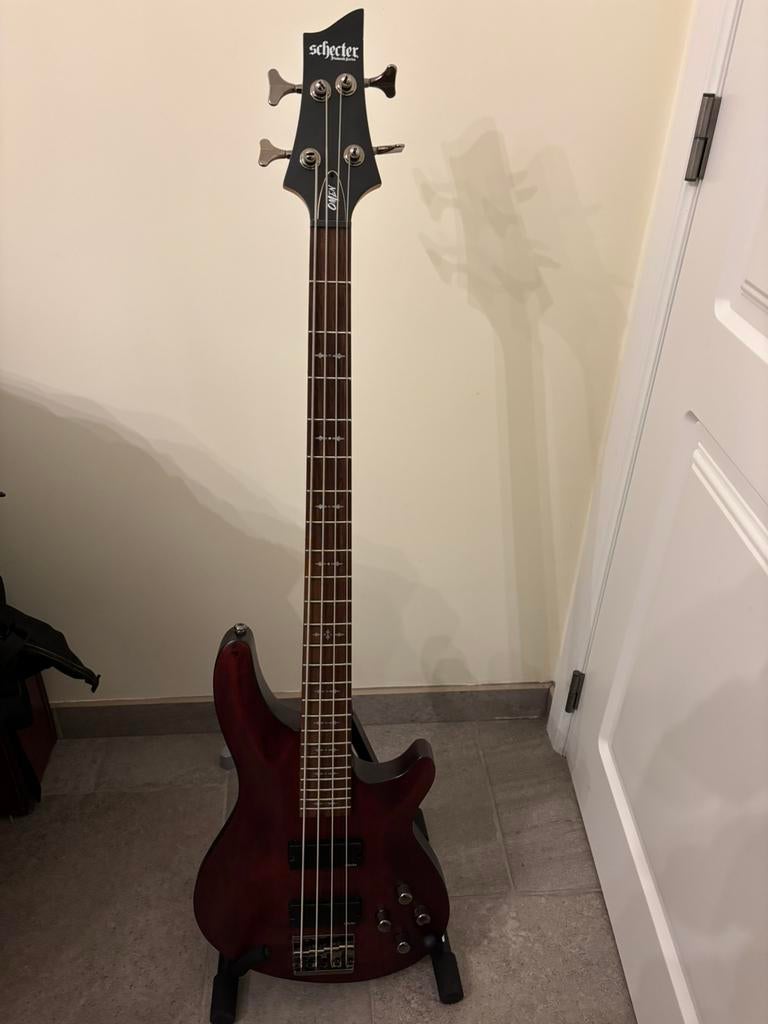 Schecter basgitaar Omen 4, Musique & Instruments, Enlèvement, Utilisé, Électrique