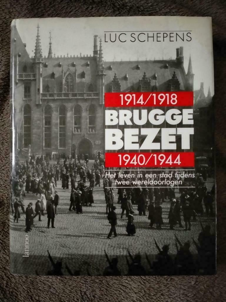 Brugge bezet. 1914/1918 1940/1944., Livres, Histoire & Politique, Comme neuf, 20e siècle ou après, Enlèvement ou Envoi