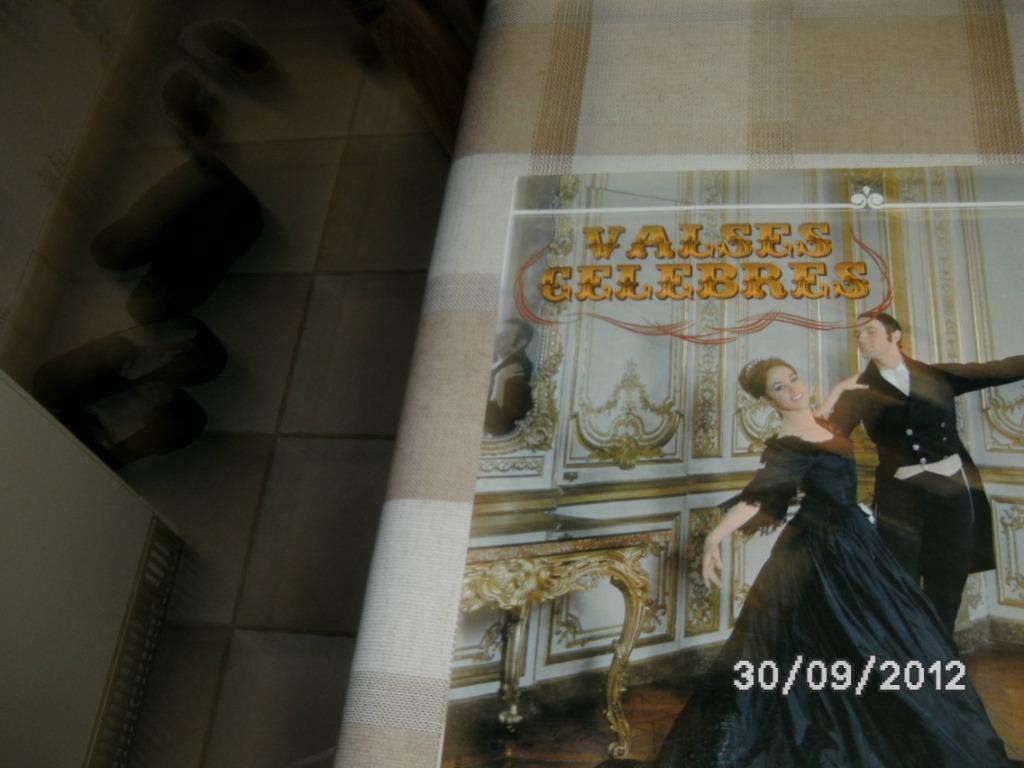 Een LP "Valses celebres", Enlèvement ou Envoi, Comme neuf