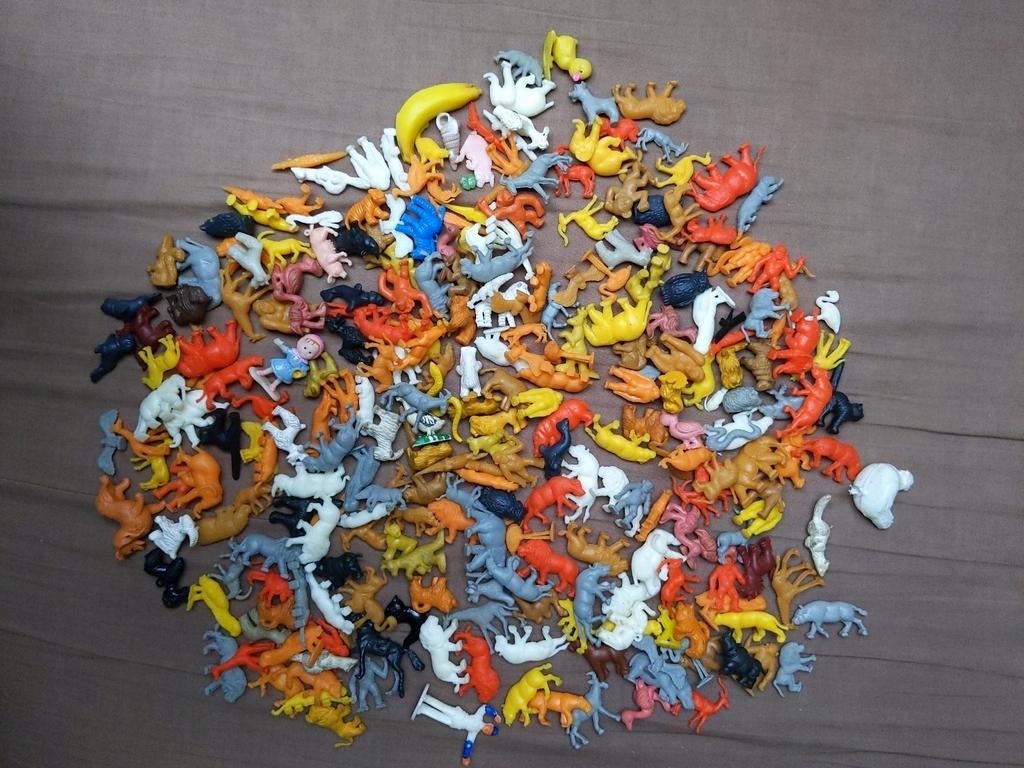 Lot van ongeveer 200 vintage plastieken dierenfiguurtjes., Verzamelen, Poppetjes en Figuurtjes, Ophalen of Verzenden, Gebruikt