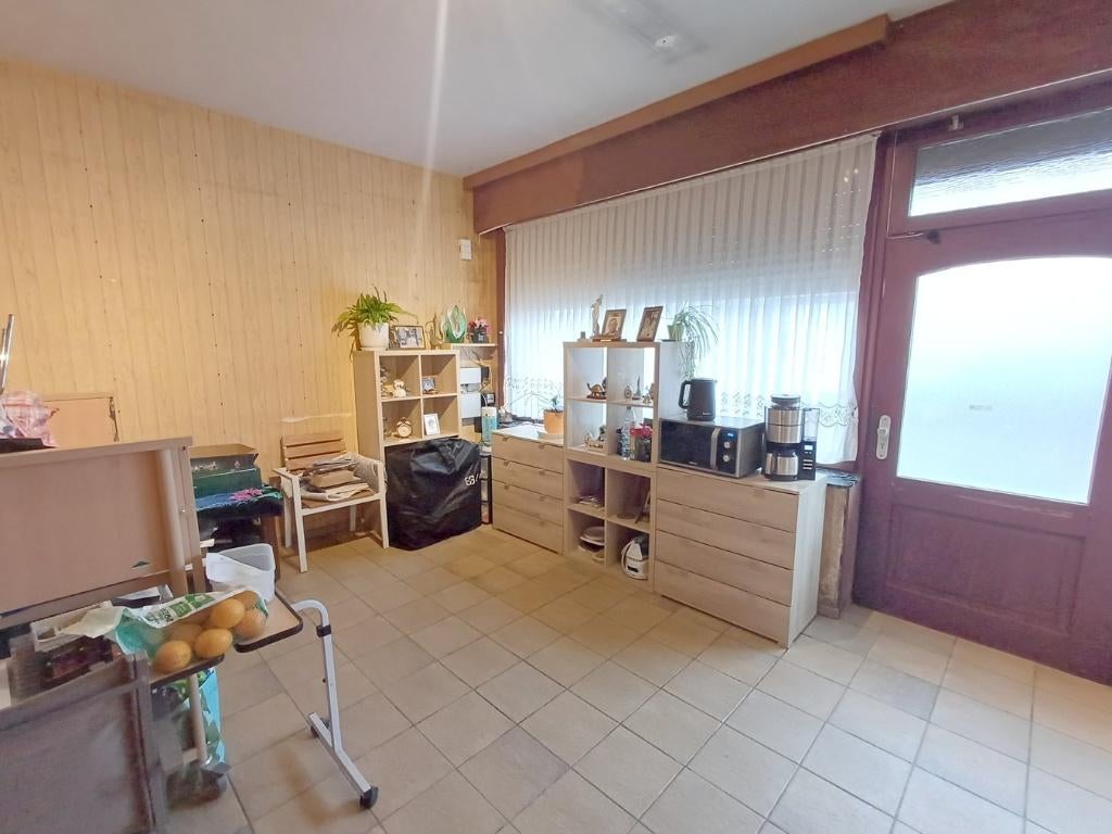 Maison offrant de beaux volumes, à rénover, avec jardin, Immo, Maisons à vendre, 57269 kWh/an, Maison 2 façades, Mouscron, 613 kWh/m²/an