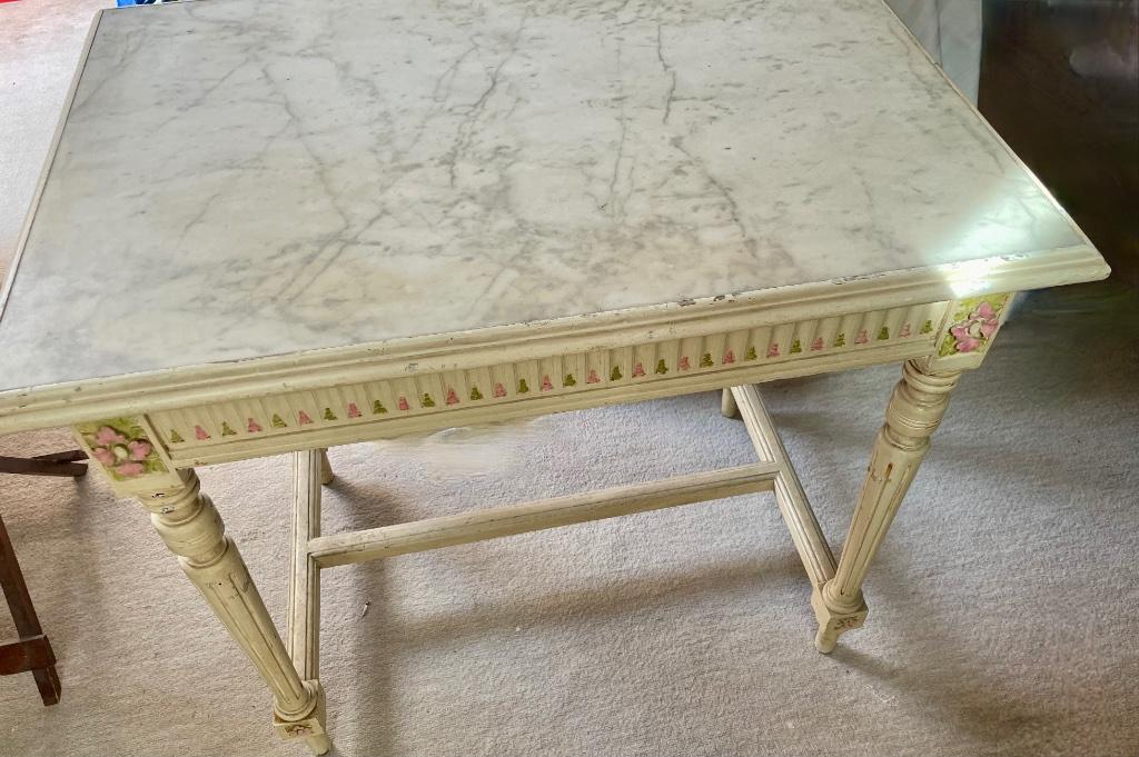 Ancienne table de bistrot avec plateau en marbre, Antiquités & Art, Antiquités | Meubles | Tables, Enlèvement