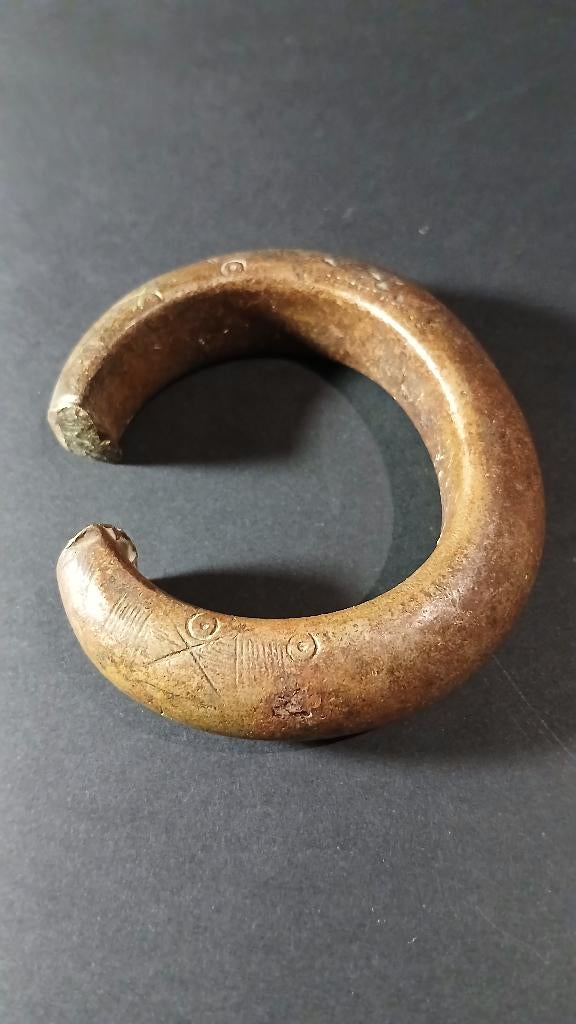Afrikaanse armband / manilla - brons, Antiek en Kunst, Ophalen