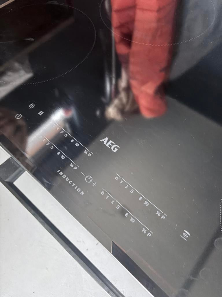 Taque à induction et four à micro-ondes, Enlèvement, Comme neuf