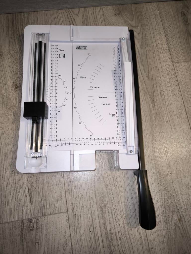 Coupe papier A4, Enlèvement