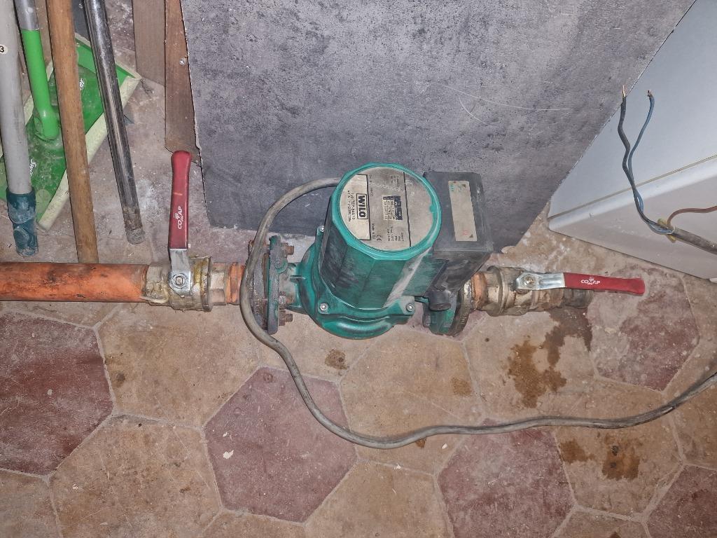 Circulateur chauffage Wilo tres puissant complet., Moins de 60 cm, Enlèvement, Utilisé, Autres types