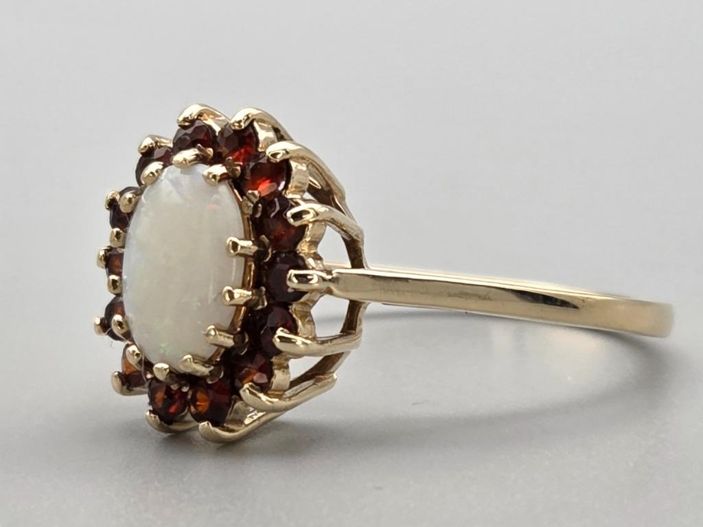 Bague vintage en opale dorée et grenat. 2025/684., Bijoux, Sacs & Beauté, Bagues, Autres couleurs, 18 à 19, Comme neuf, Or