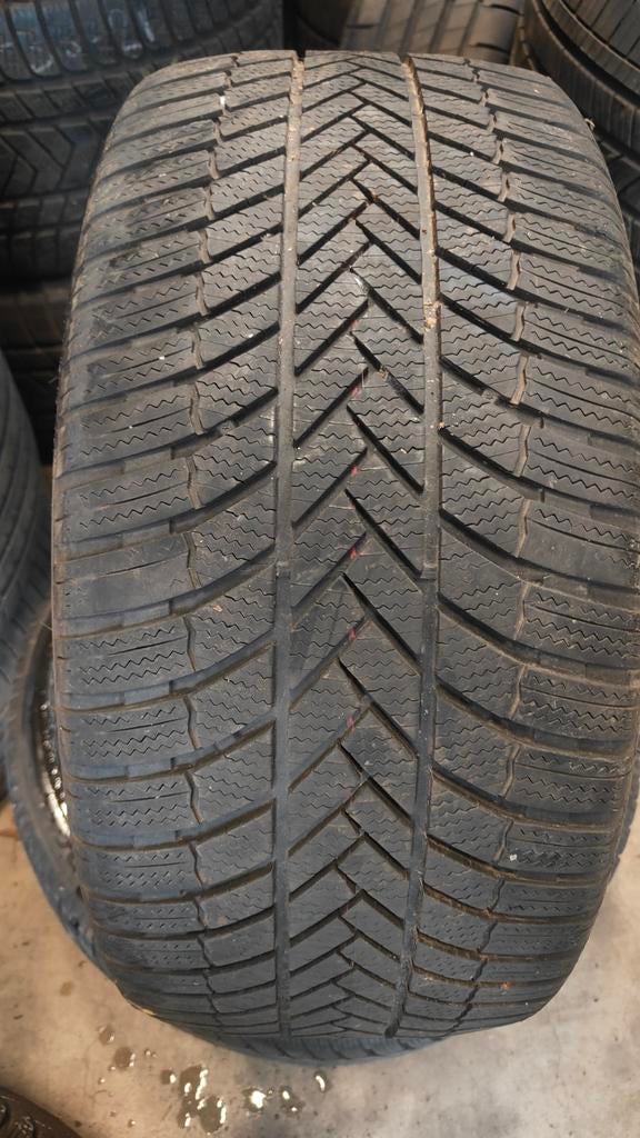 245/45r17 Bridgestone 50€ per stuk met montage en balanceren, Auto-onderdelen, Ophalen