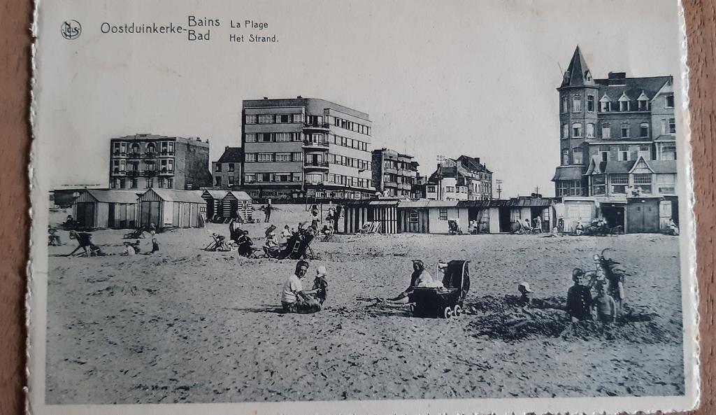 Postkaart OOSTDUINKERKE sur la plage STRAND 1950, Ophalen of Verzenden