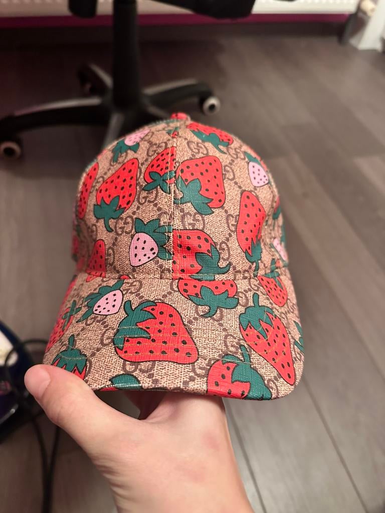 Strawberry Gucci pet, Verzenden, Zo goed als nieuw, Pet