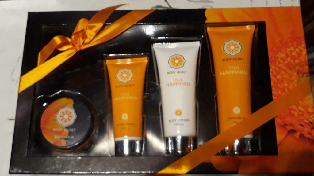 Coffret de produits de soin de la peau., Enlèvement ou Envoi, Neuf, Body lotion, Crème ou Huile
