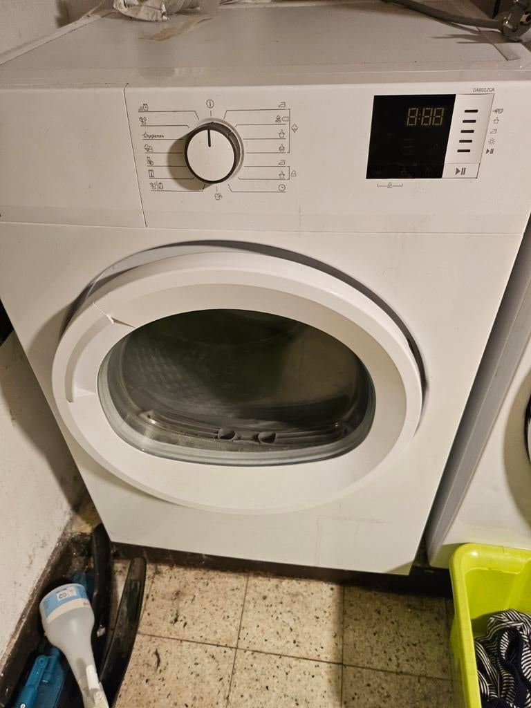Droogkast merk beko met lucht afvoer, Ophalen, Zo goed als nieuw