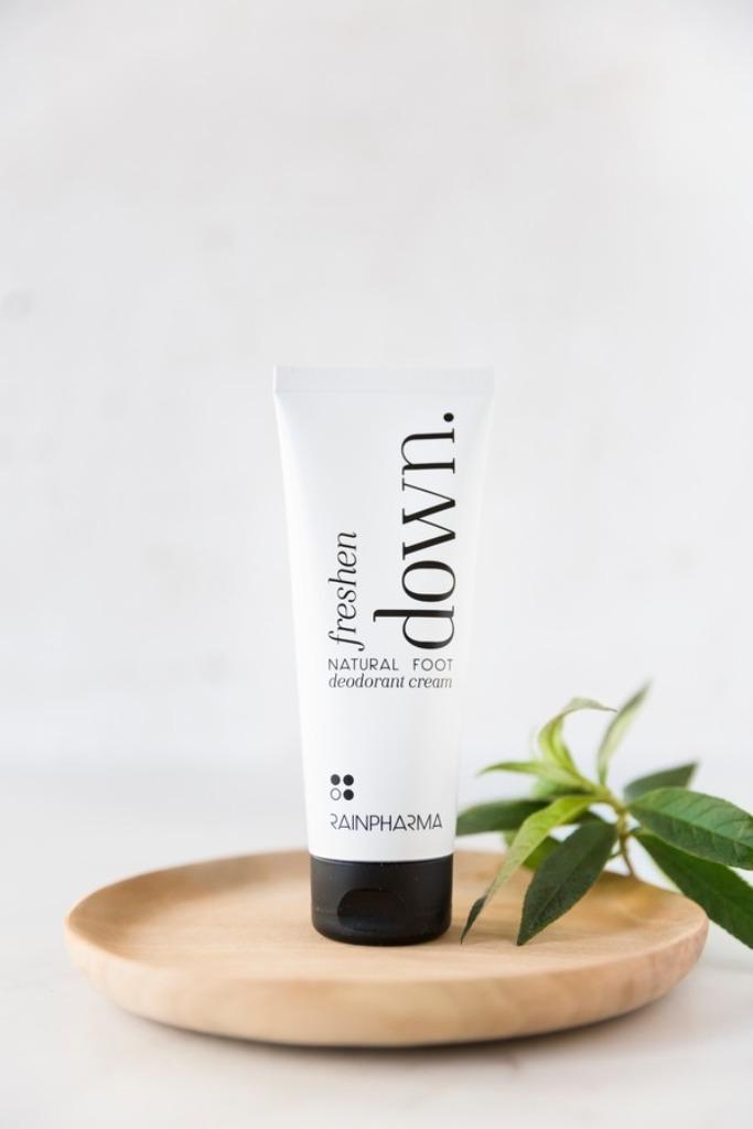 RainPharma voetdeo fresh down, Ophalen of Verzenden, Nieuw, Deodorant of Bodyspray