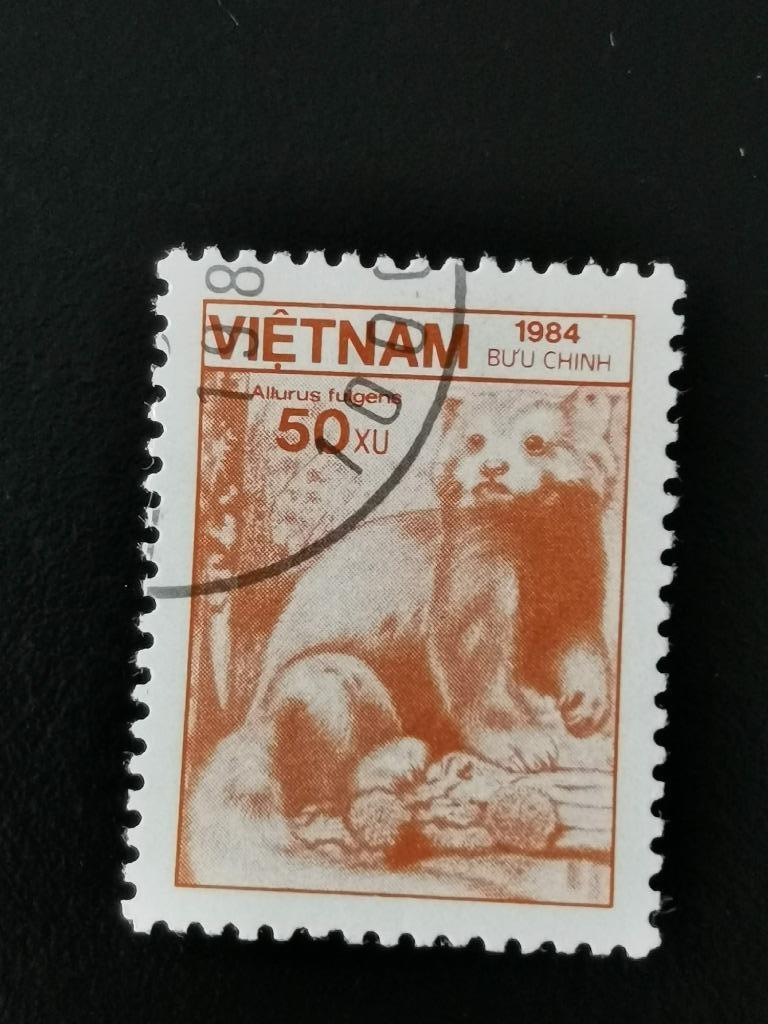 Vietnam 1984 - wilde dieren - kleine panda, Postzegels en Munten, Ophalen of Verzenden, Gestempeld, Dier of Natuur