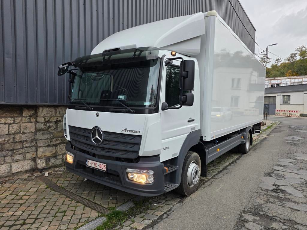 Camion Mercedes-Benz Atego 1221 Nouveau!!!, Particulier, Achat