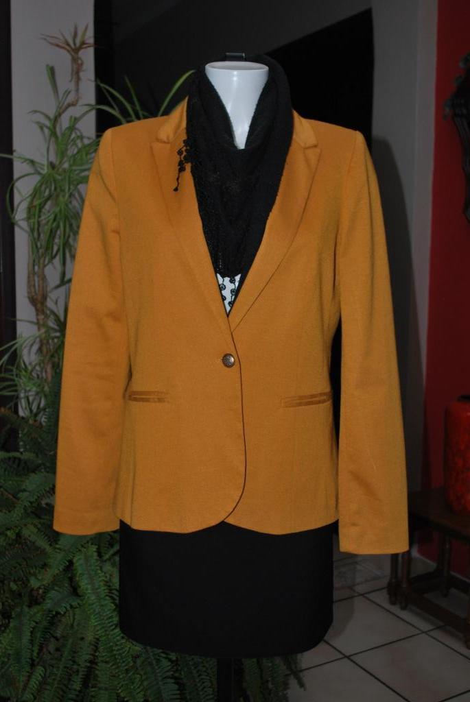 Colbert, C&A “Clockhouse” okergele blazer maat S, Geel, CLOCKHOUSE de C&A, Ophalen of Verzenden, Zo goed als nieuw